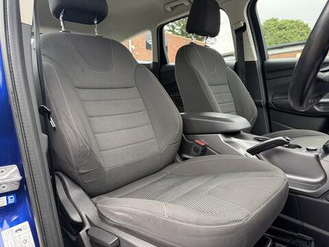 Ford Kuga 1.5T EcoBoost Zetec SUV 5dr Petrol Auto AWD Euro 6 (s/s) (182 ps) - U2404