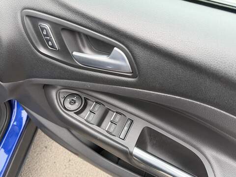 Ford Kuga 1.5T EcoBoost Zetec SUV 5dr Petrol Auto AWD Euro 6 (s/s) (182 ps) - U2404