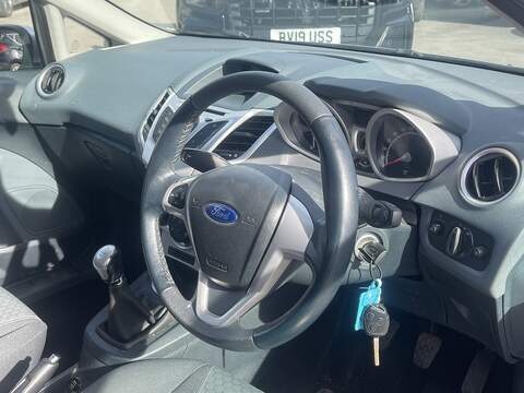 Ford Fiesta 1.4 Zetec Hatchback 5dr Petrol Manual (133 g/km, 94 bhp) - U2405