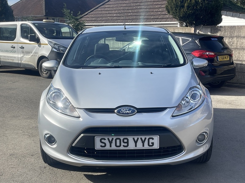 Ford Fiesta 1.4 Zetec Hatchback 5dr Petrol Manual (133 g/km, 94 bhp) - U2405
