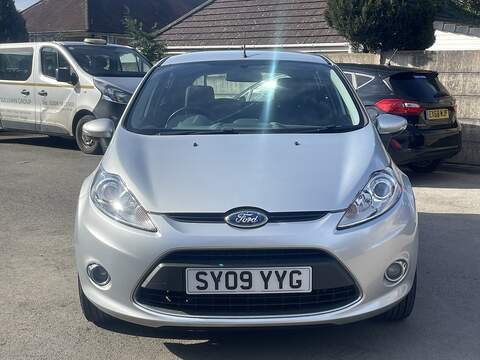 Ford Fiesta 1.4 Zetec Hatchback 5dr Petrol Manual (133 g/km, 94 bhp) - U2405