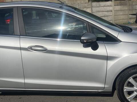 Ford Fiesta 1.4 Zetec Hatchback 5dr Petrol Manual (133 g/km, 94 bhp) - U2405