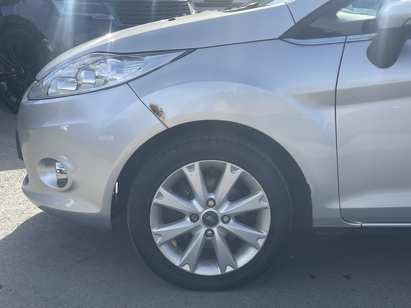 Ford Fiesta 1.4 Zetec Hatchback 5dr Petrol Manual (133 g/km, 94 bhp) - U2405