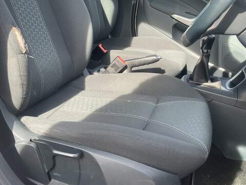 Ford Fiesta 1.4 Zetec Hatchback 5dr Petrol Manual (133 g/km, 94 bhp) - U2405