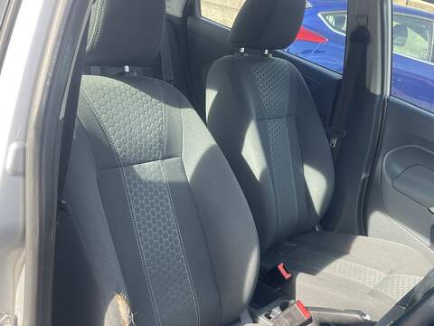 Ford Fiesta 1.4 Zetec Hatchback 5dr Petrol Manual (133 g/km, 94 bhp) - U2405