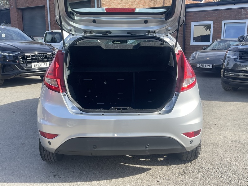 Ford Fiesta 1.4 Zetec Hatchback 5dr Petrol Manual (133 g/km, 94 bhp) - U2405