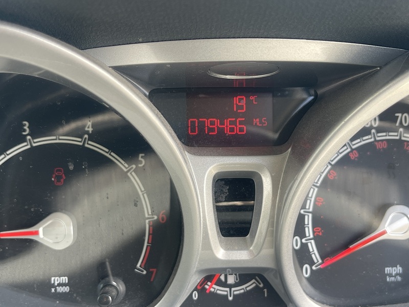 Ford Fiesta 1.4 Zetec Hatchback 5dr Petrol Manual (133 g/km, 94 bhp) - U2405