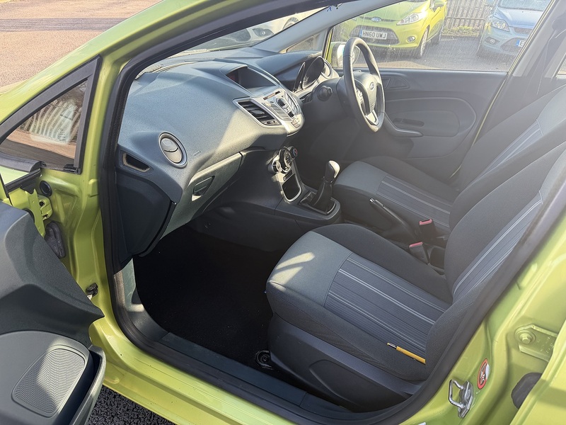 Ford Fiesta Edge - U2406