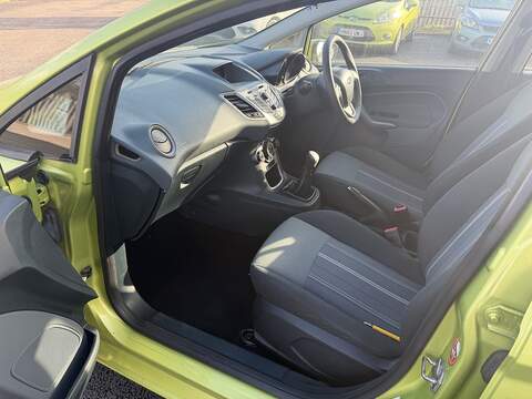 Ford Fiesta Edge - U2406