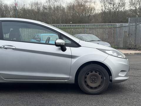 Ford Fiesta Edge - U2407