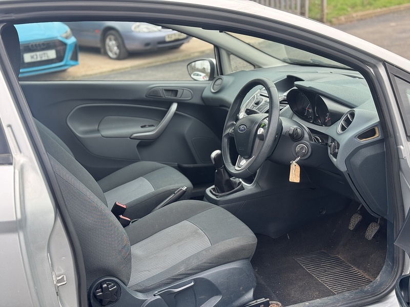 Ford Fiesta Edge - U2407