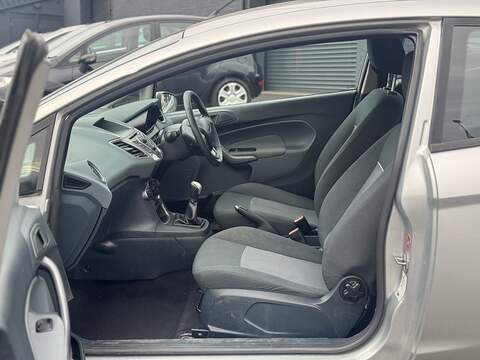 Ford Fiesta Edge - U2407