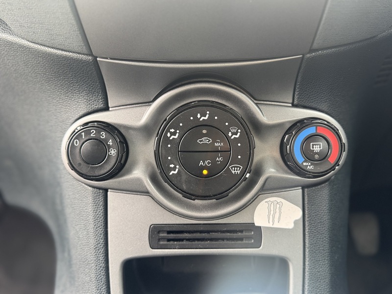 Ford Fiesta Edge - U2407