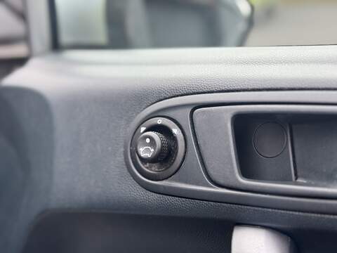 Ford Fiesta Edge - U2407