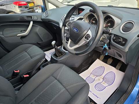 Ford Fiesta 1.6 Titanium Hatchback 5dr Petrol Manual (139 g/km, 118 bhp) - U2409
