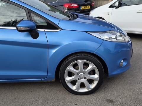 Ford Fiesta 1.6 Titanium Hatchback 5dr Petrol Manual (139 g/km, 118 bhp) - U2409