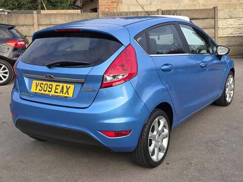 Ford Fiesta 1.6 Titanium Hatchback 5dr Petrol Manual (139 g/km, 118 bhp) - U2409