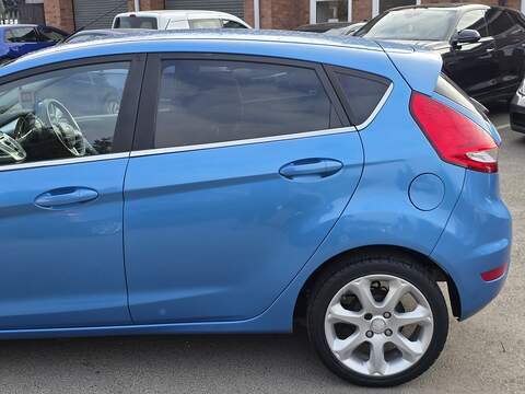 Ford Fiesta 1.6 Titanium Hatchback 5dr Petrol Manual (139 g/km, 118 bhp) - U2409