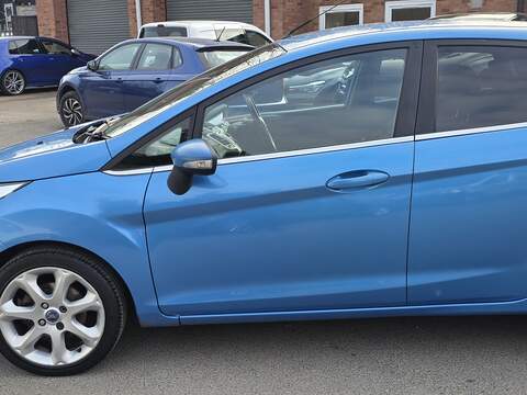 Ford Fiesta 1.6 Titanium Hatchback 5dr Petrol Manual (139 g/km, 118 bhp) - U2409