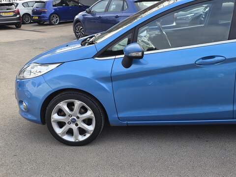 Ford Fiesta 1.6 Titanium Hatchback 5dr Petrol Manual (139 g/km, 118 bhp) - U2409