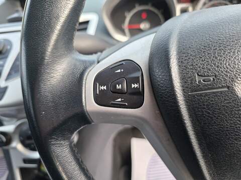 Ford Fiesta 1.6 Titanium Hatchback 5dr Petrol Manual (139 g/km, 118 bhp) - U2409