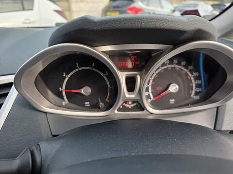 Ford Fiesta 1.6 Titanium Hatchback 5dr Petrol Manual (139 g/km, 118 bhp) - U2409