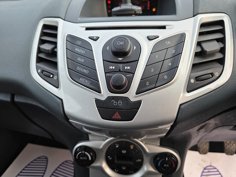 Ford Fiesta 1.6 Titanium Hatchback 5dr Petrol Manual (139 g/km, 118 bhp) - U2409