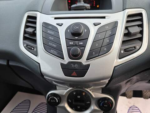 Ford Fiesta 1.6 Titanium Hatchback 5dr Petrol Manual (139 g/km, 118 bhp) - U2409