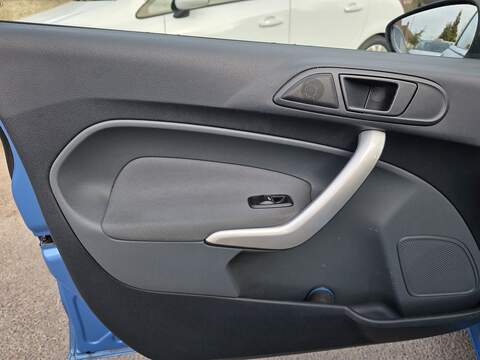 Ford Fiesta 1.6 Titanium Hatchback 5dr Petrol Manual (139 g/km, 118 bhp) - U2409