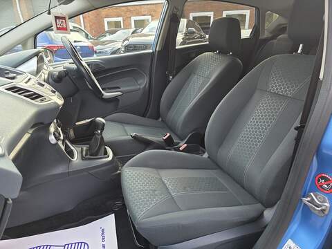 Ford Fiesta 1.6 Titanium Hatchback 5dr Petrol Manual (139 g/km, 118 bhp) - U2409