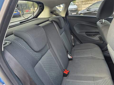 Ford Fiesta 1.6 Titanium Hatchback 5dr Petrol Manual (139 g/km, 118 bhp) - U2409