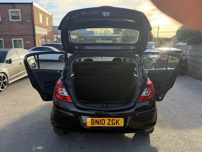 Vauxhall Corsa 1.2i ecoFLEX 16v Exclusiv Hatchback 5dr Petrol Easytronic (119 g/km, 84 bhp) - U2410