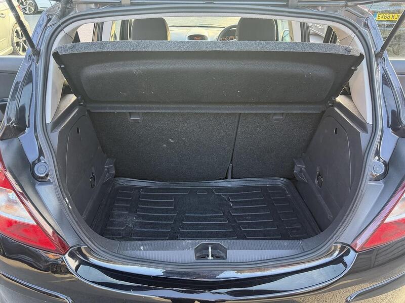 Vauxhall Corsa 1.2i ecoFLEX 16v Exclusiv Hatchback 5dr Petrol Easytronic (119 g/km, 84 bhp) - U2410