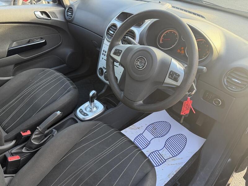 Vauxhall Corsa 1.2i ecoFLEX 16v Exclusiv Hatchback 5dr Petrol Easytronic (119 g/km, 84 bhp) - U2410