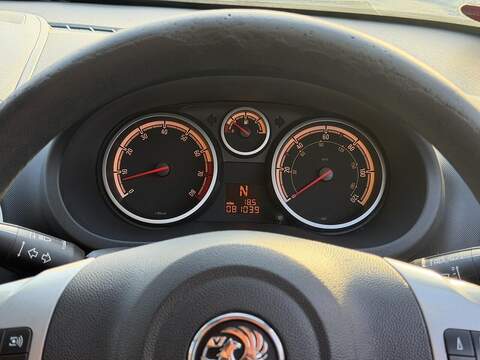 Vauxhall Corsa 1.2i ecoFLEX 16v Exclusiv Hatchback 5dr Petrol Easytronic (119 g/km, 84 bhp) - U2410