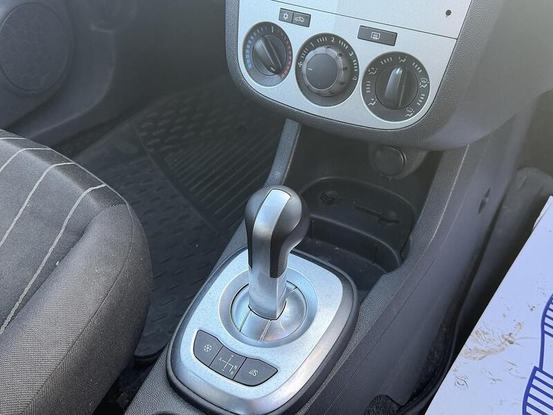 Vauxhall Corsa 1.2i ecoFLEX 16v Exclusiv Hatchback 5dr Petrol Easytronic (119 g/km, 84 bhp) - U2410