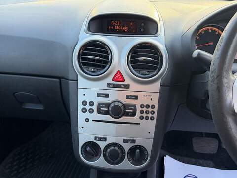 Vauxhall Corsa 1.2i ecoFLEX 16v Exclusiv Hatchback 5dr Petrol Easytronic (119 g/km, 84 bhp) - U2410