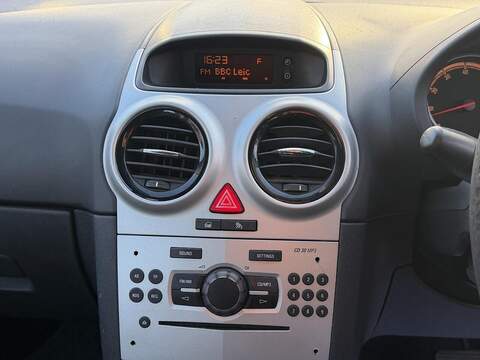 Vauxhall Corsa 1.2i ecoFLEX 16v Exclusiv Hatchback 5dr Petrol Easytronic (119 g/km, 84 bhp) - U2410