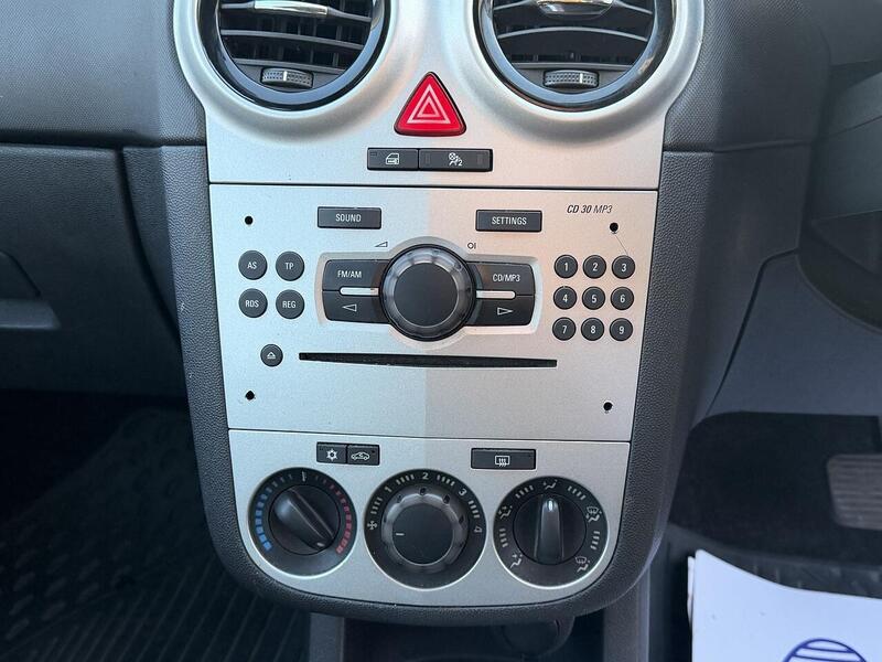 Vauxhall Corsa 1.2i ecoFLEX 16v Exclusiv Hatchback 5dr Petrol Easytronic (119 g/km, 84 bhp) - U2410