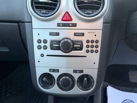 Vauxhall Corsa 1.2i ecoFLEX 16v Exclusiv Hatchback 5dr Petrol Easytronic (119 g/km, 84 bhp) - U2410