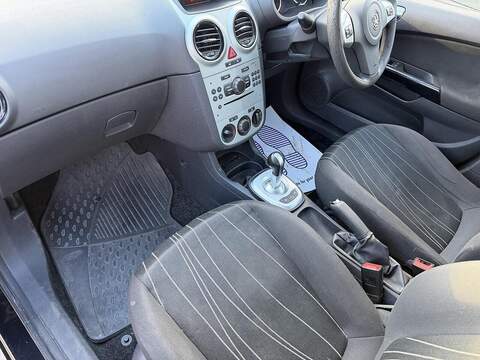 Vauxhall Corsa 1.2i ecoFLEX 16v Exclusiv Hatchback 5dr Petrol Easytronic (119 g/km, 84 bhp) - U2410