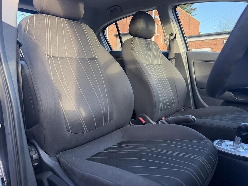 Vauxhall Corsa 1.2i ecoFLEX 16v Exclusiv Hatchback 5dr Petrol Easytronic (119 g/km, 84 bhp) - U2410