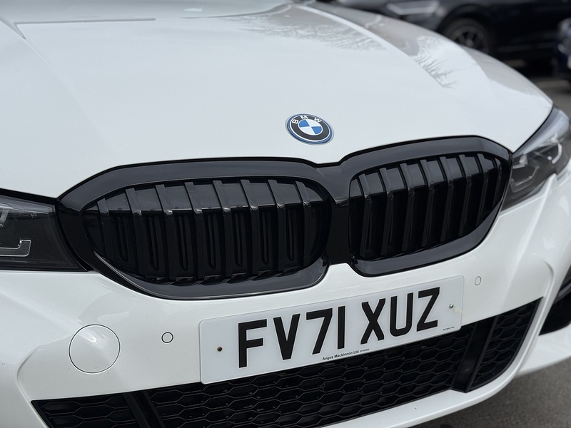 BMW 3 Series 2.0 330e 12kWh M Sport Touring 5dr Petrol Plug-in Hybrid Auto Euro 6 (s/s) (292 ps) - U2411