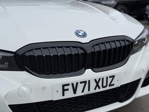 BMW 3 Series 2.0 330e 12kWh M Sport Touring 5dr Petrol Plug-in Hybrid Auto Euro 6 (s/s) (292 ps) - U2411