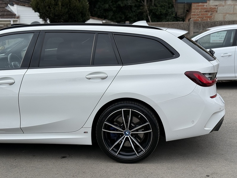 BMW 3 Series 2.0 330e 12kWh M Sport Touring 5dr Petrol Plug-in Hybrid Auto Euro 6 (s/s) (292 ps) - U2411