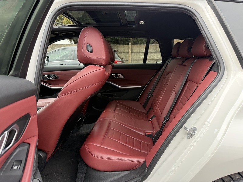 BMW 3 Series 2.0 330e 12kWh M Sport Touring 5dr Petrol Plug-in Hybrid Auto Euro 6 (s/s) (292 ps) - U2411