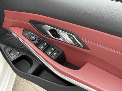 BMW 3 Series 2.0 330e 12kWh M Sport Touring 5dr Petrol Plug-in Hybrid Auto Euro 6 (s/s) (292 ps) - U2411