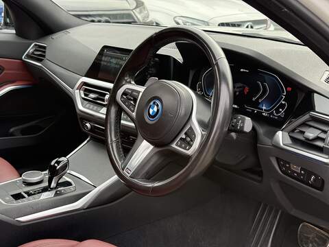 BMW 3 Series 2.0 330e 12kWh M Sport Touring 5dr Petrol Plug-in Hybrid Auto Euro 6 (s/s) (292 ps) - U2411