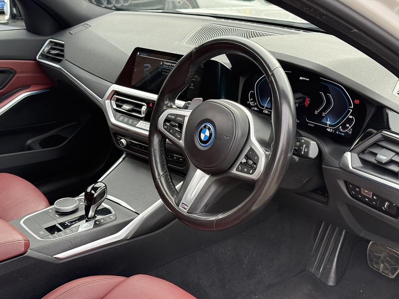 BMW 3 Series 2.0 330e 12kWh M Sport Touring 5dr Petrol Plug-in Hybrid Auto Euro 6 (s/s) (292 ps) - U2411