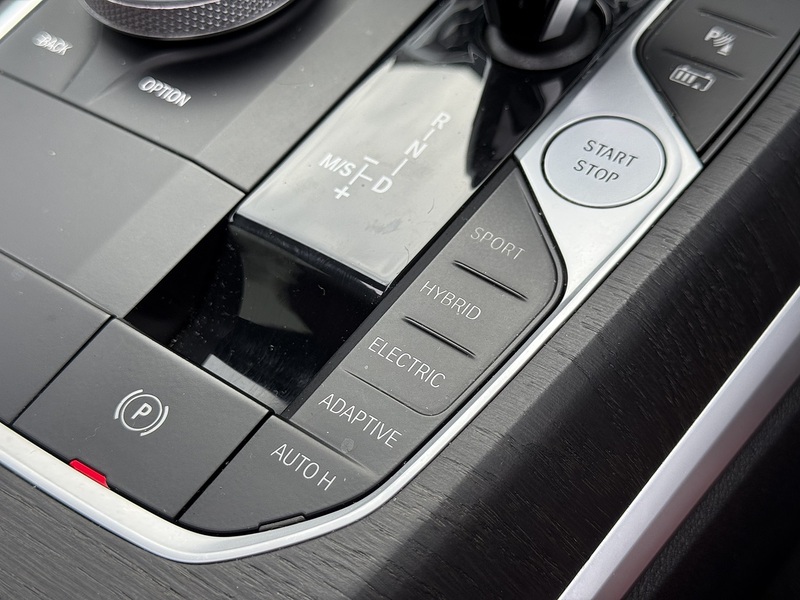 BMW 3 Series 2.0 330e 12kWh M Sport Touring 5dr Petrol Plug-in Hybrid Auto Euro 6 (s/s) (292 ps) - U2411